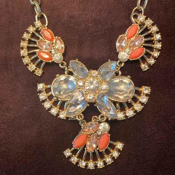 STATEMENT NECKLACE - Picture 2 of 3